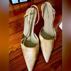 Bandolino snakeskin mules size 6 1/2